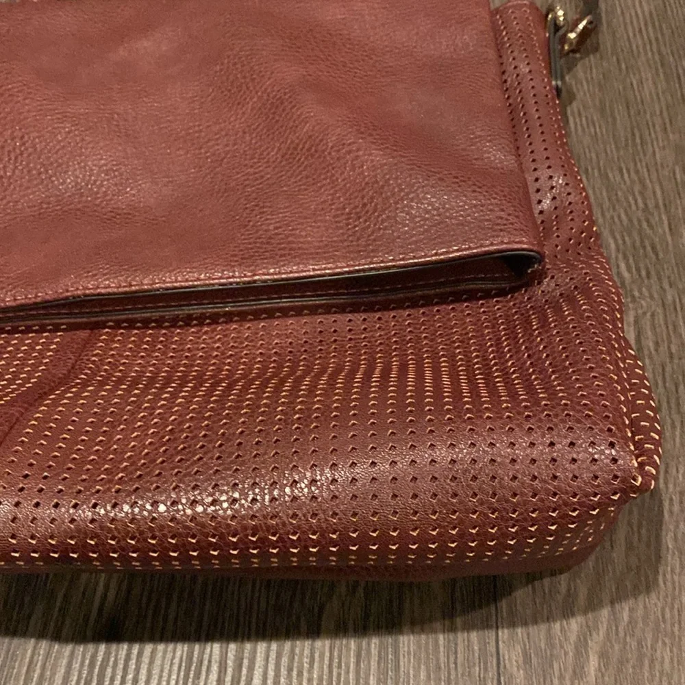 Market and Spruce shoulder purse. Brown. Multiple pockets.